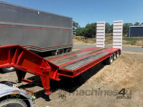 1988 Freighter Tri-axle Low Loader