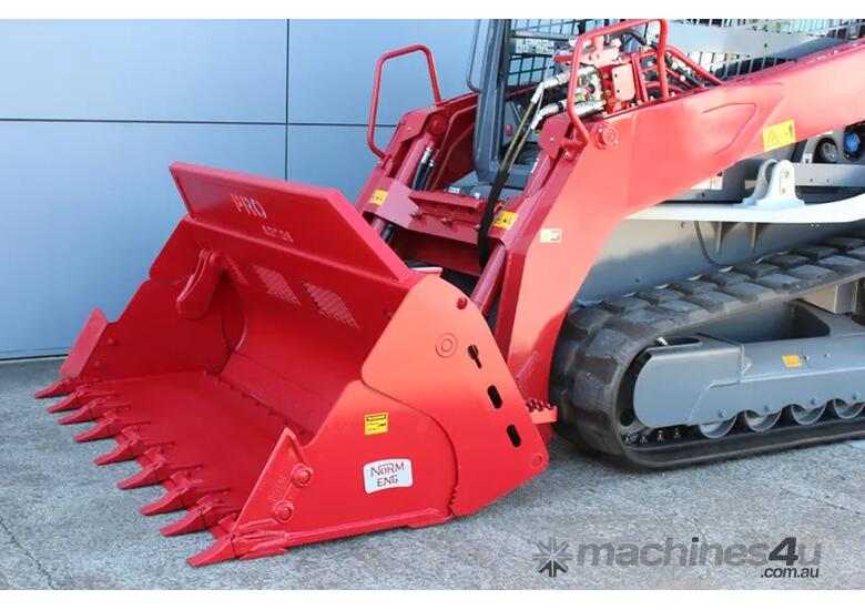 NORM ENGINEERING PRO SERIES 4-IN-1 LOADER STYLE BUCKET