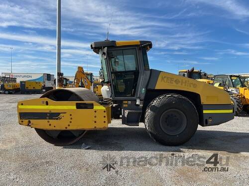caption 2017 DYNAPAC CA4000D ROLLER U4672