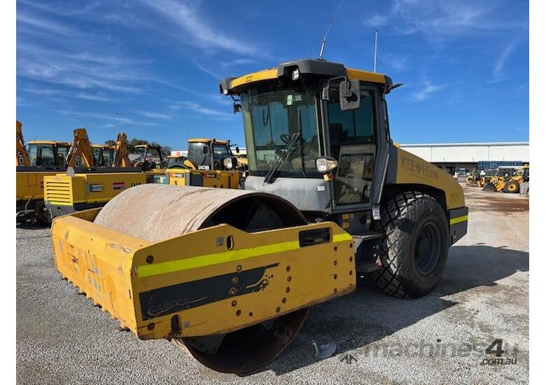 caption 2017 DYNAPAC CA4000D ROLLER U4672