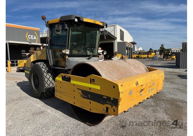 caption 2017 DYNAPAC CA4000D ROLLER U4672