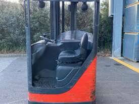 LINDE 1.4T Electric Ride-On Reach Truck - picture1' - Click to enlarge