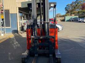 LINDE 1.4T Electric Ride-On Reach Truck - picture2' - Click to enlarge
