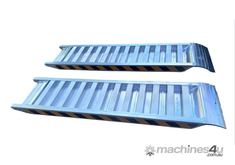 caption 2-Tonne 1.7M x 430mm x 82mm Loading Ramps