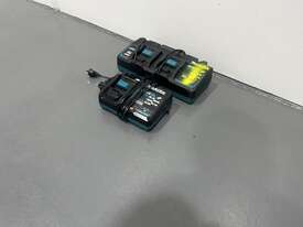 Makita 40V battery chargers - picture0' - Click to enlarge