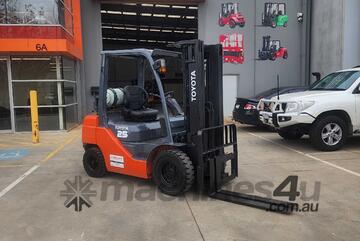 Toyota Forklift 2.5T Container Mast - 4.7m Lift Height