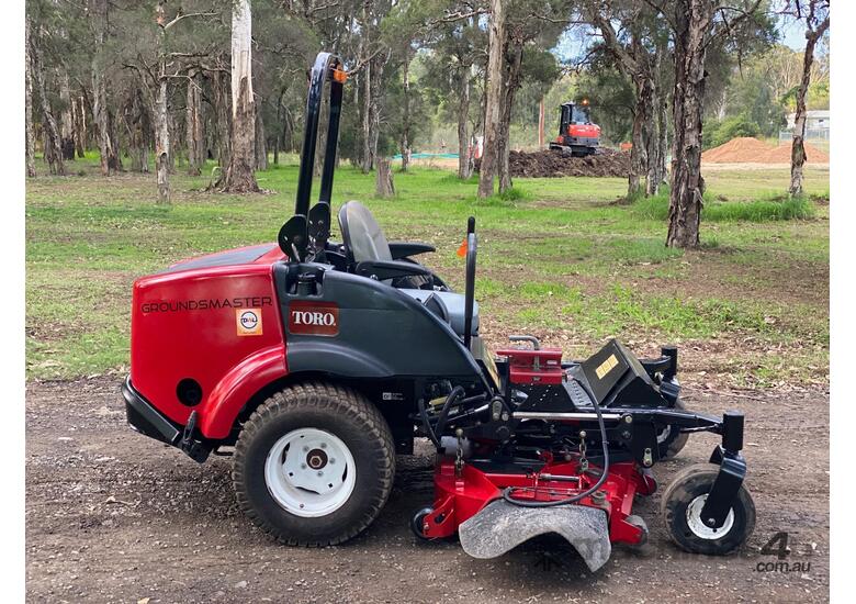 caption Toro Ground Master 7200 Zero Turn Lawn Equipment