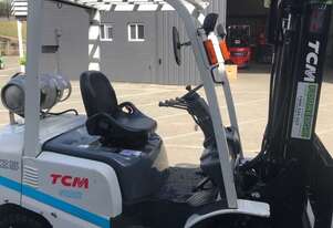 TCM 2.5 Tonne Container Mast LPG Forklift TCM 2.5 Tonne Container Mast LPG Forklift