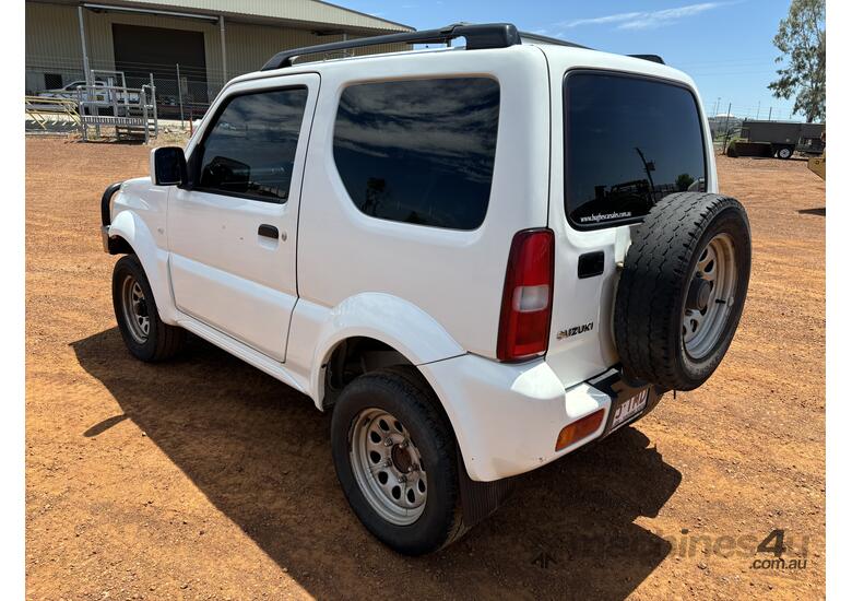 caption 2013 Suzuki Jimny Sierra Petrol