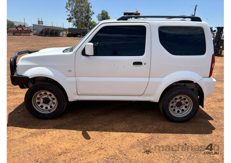 caption 2013 Suzuki Jimny Sierra Petrol