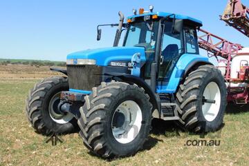 New Holland 1998   8670