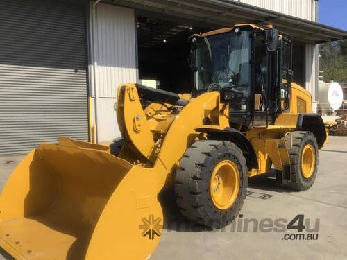 caption 2019 CATERPILLAR 924K LOADER