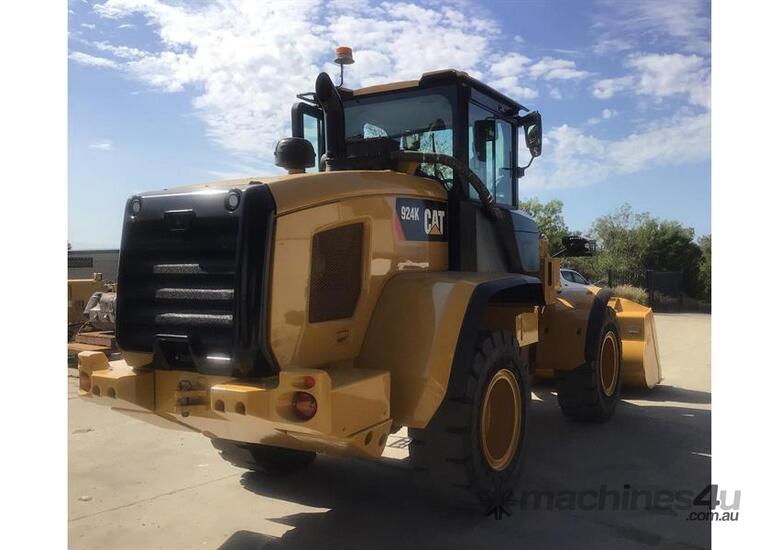 caption 2019 CATERPILLAR 924K LOADER