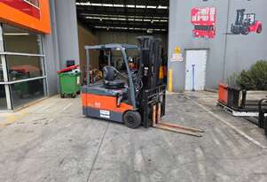 Toyota Forklift 2T Electric Container Mast with Tyne Positioners (Unit#:U869)