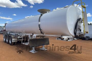 2022 Boomer Tri-Axle Water Tanker