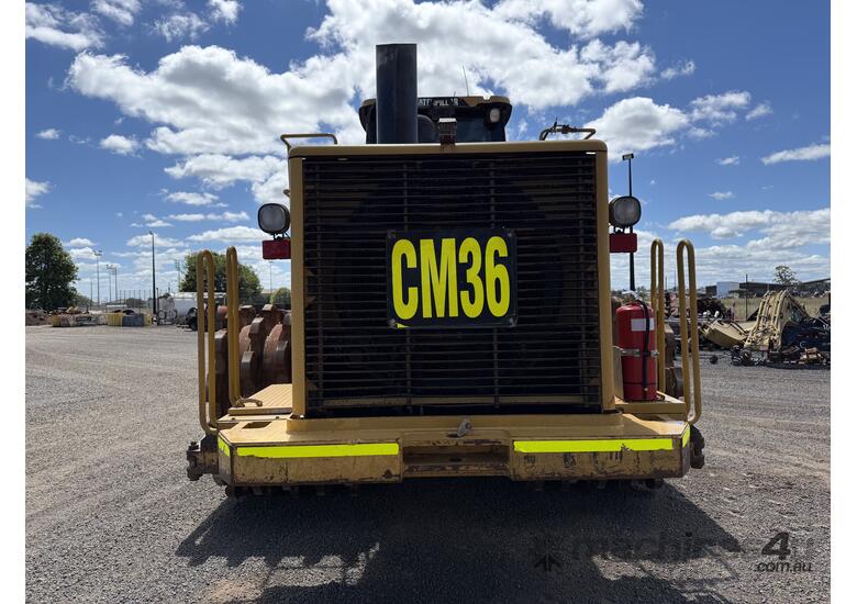 caption CAT 825H Compactor