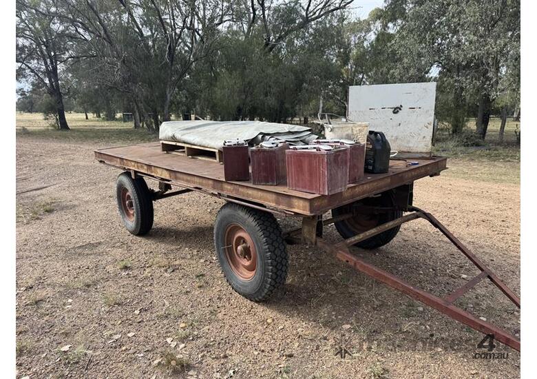 caption Flat Top Trailer