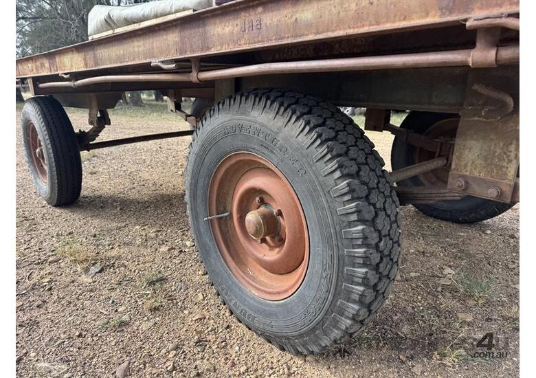 caption Flat Top Trailer