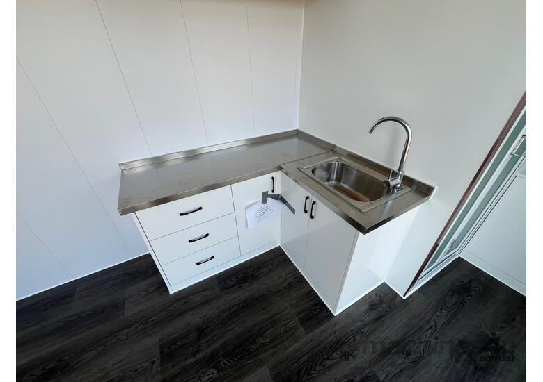 6m Accommodation Pod