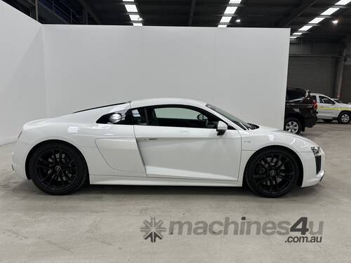 caption 2018 Audi R8 RWS V10 Coupe