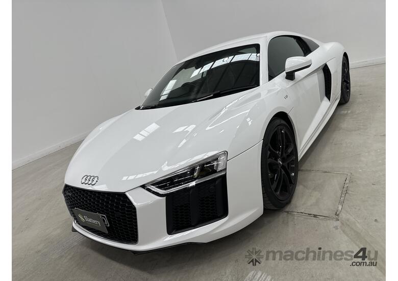 caption 2018 Audi R8 RWS V10 Coupe