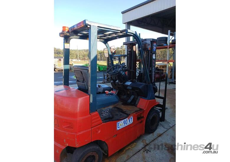 caption 2008 Toyota 7FB25