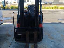 2008 Toyota 7FB25  - picture2' - Click to enlarge