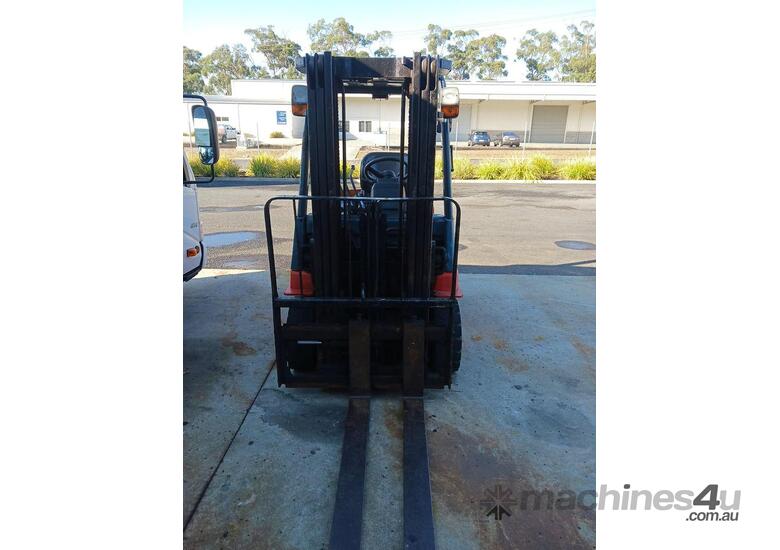 caption 2008 Toyota 7FB25