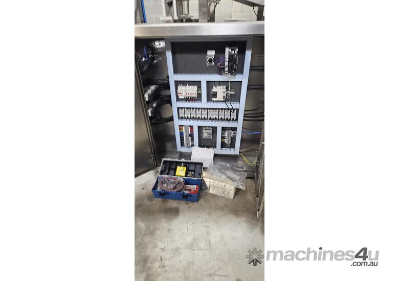 caption 2 FORM FILL SEAL PACKING MACHINES - QUAD SEAL VFFS