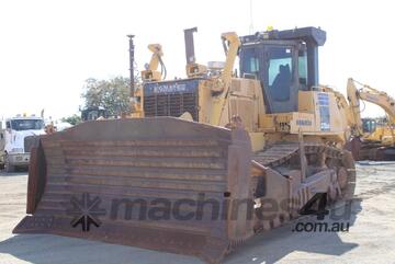 Komatsu 2004   D275AX-5