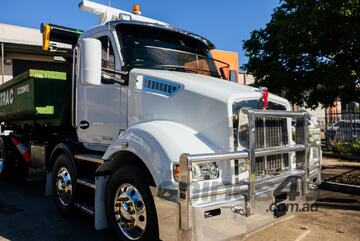 Kenworth T360 Hooklift/Bi Fold Truck