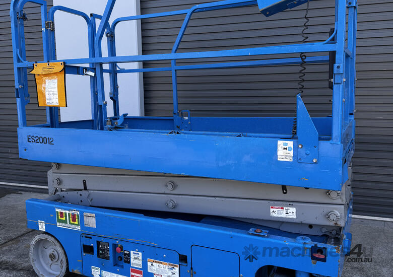 2016 Genie 20ft Wide Deck Electric Scissor Lift