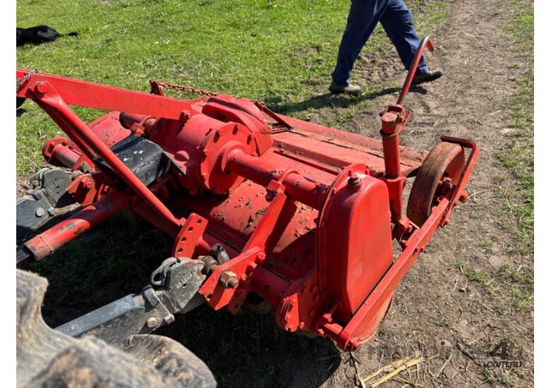 caption HOWARD ROTARY HOE 1.6M
