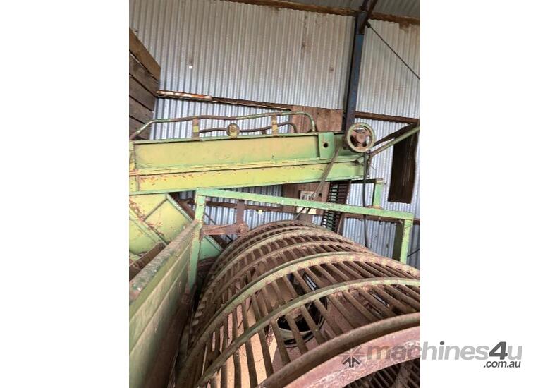 caption Thyregod Rock Picker