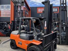 2008 4.5T Toyota Standard Mast - picture0' - Click to enlarge