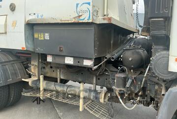 Hino 2004   FG1J Vacuum Truck