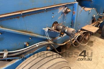 2014 Weiss McNair 9800 Harvester