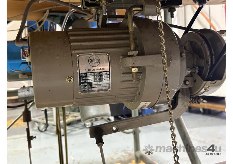 1x Pegasus E32-542 Sewing Machine & 1x US 118-1 Sewing Machine