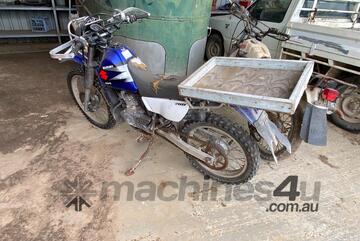 Suzuki   200 DR Bike