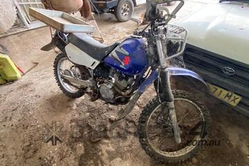 Suzuki   200 DR Bike