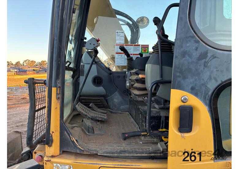 2015 Komatsu PC138US-8 Excavator (Steel Tracked)