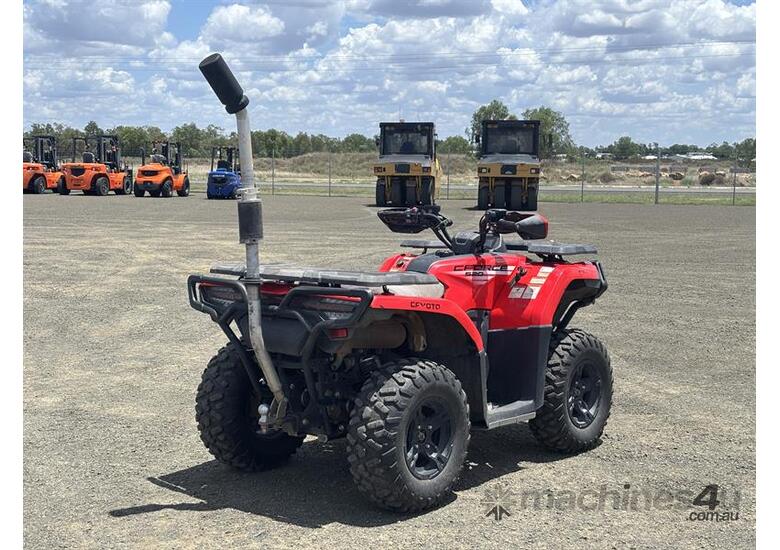 CF MOTO CFORCE 520 MOTORBIKE