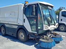 Bucher / Johnston CX400 - picture0' - Click to enlarge