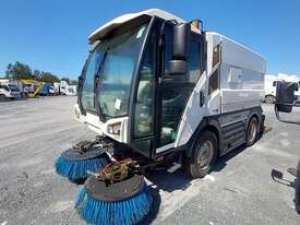 Bucher / Johnston CX400 - picture0' - Click to enlarge