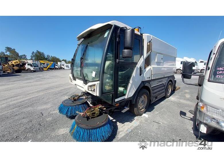 Bucher / Johnston CX400