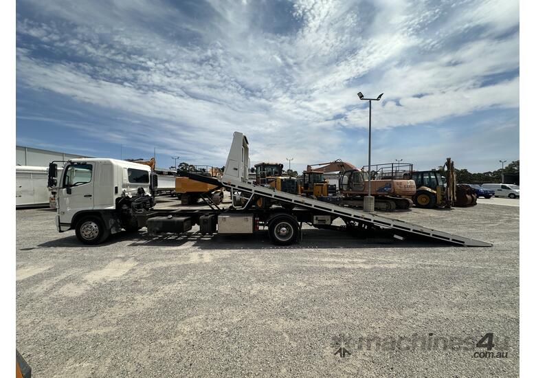 2016 Hino FG500 1426 Tilt Tray 4x2 Tilt Tray