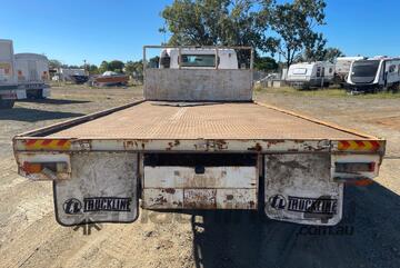 2002 Nissan UD MK150 Table Top