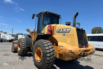 Case   821F Wheeled Loader