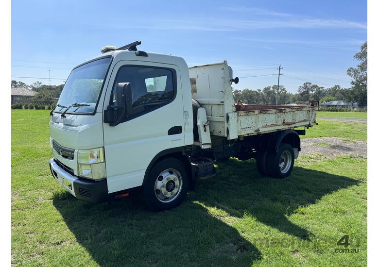 Mitsubishi Fuso Canter 7 800 Tipper