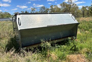 McCormack CATTLE FEEDER